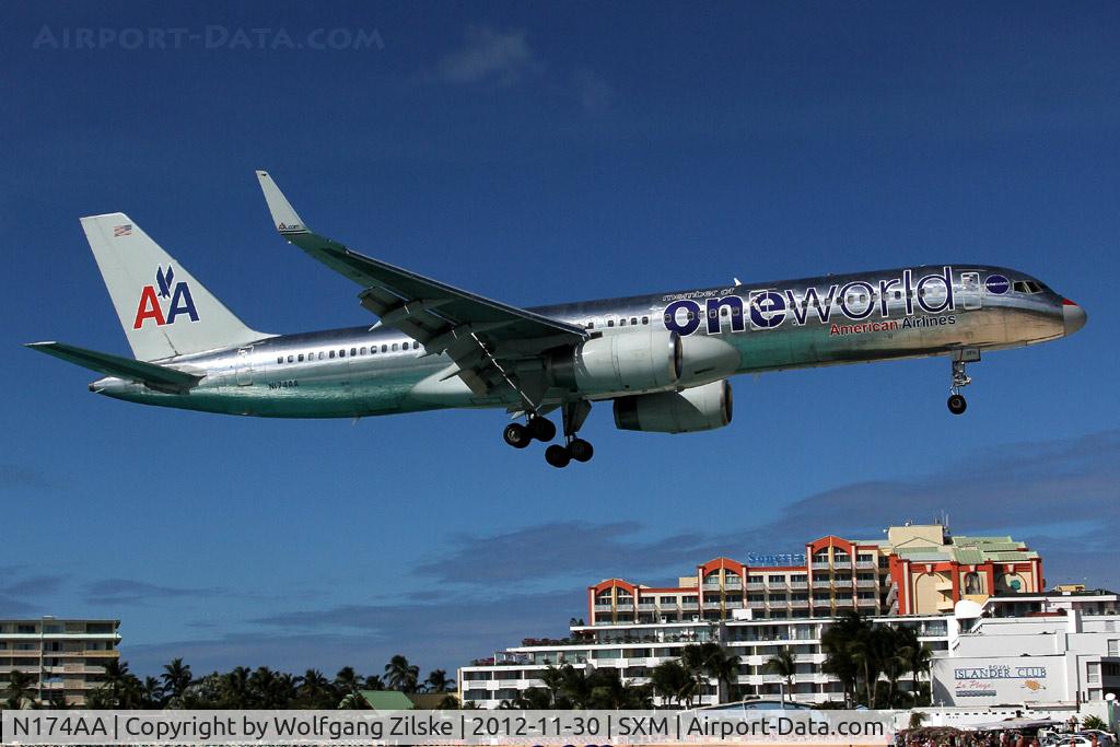 N174AA, 2002 Boeing 757-223 C/N 31308, visitor