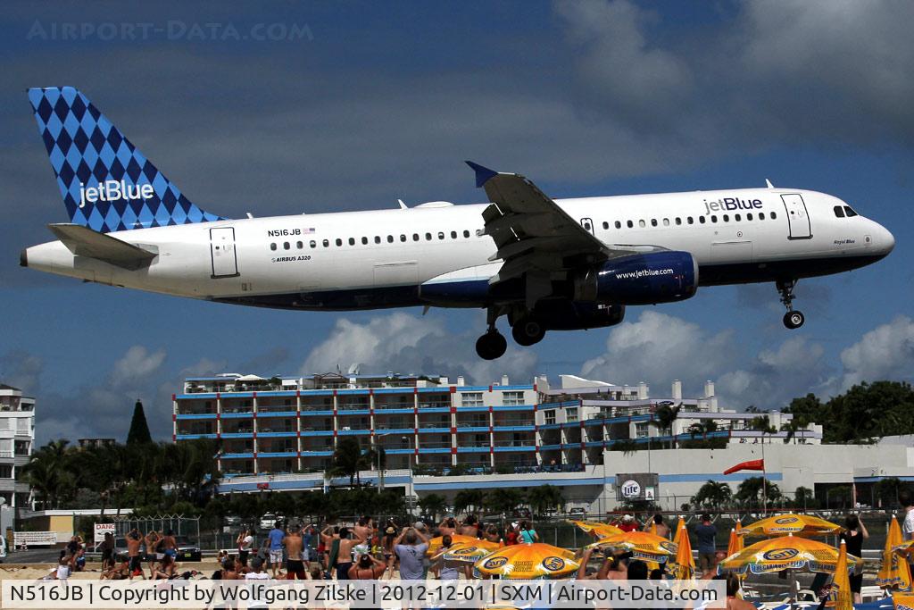 N516JB, 2000 Airbus A320-232 C/N 1302, visitor