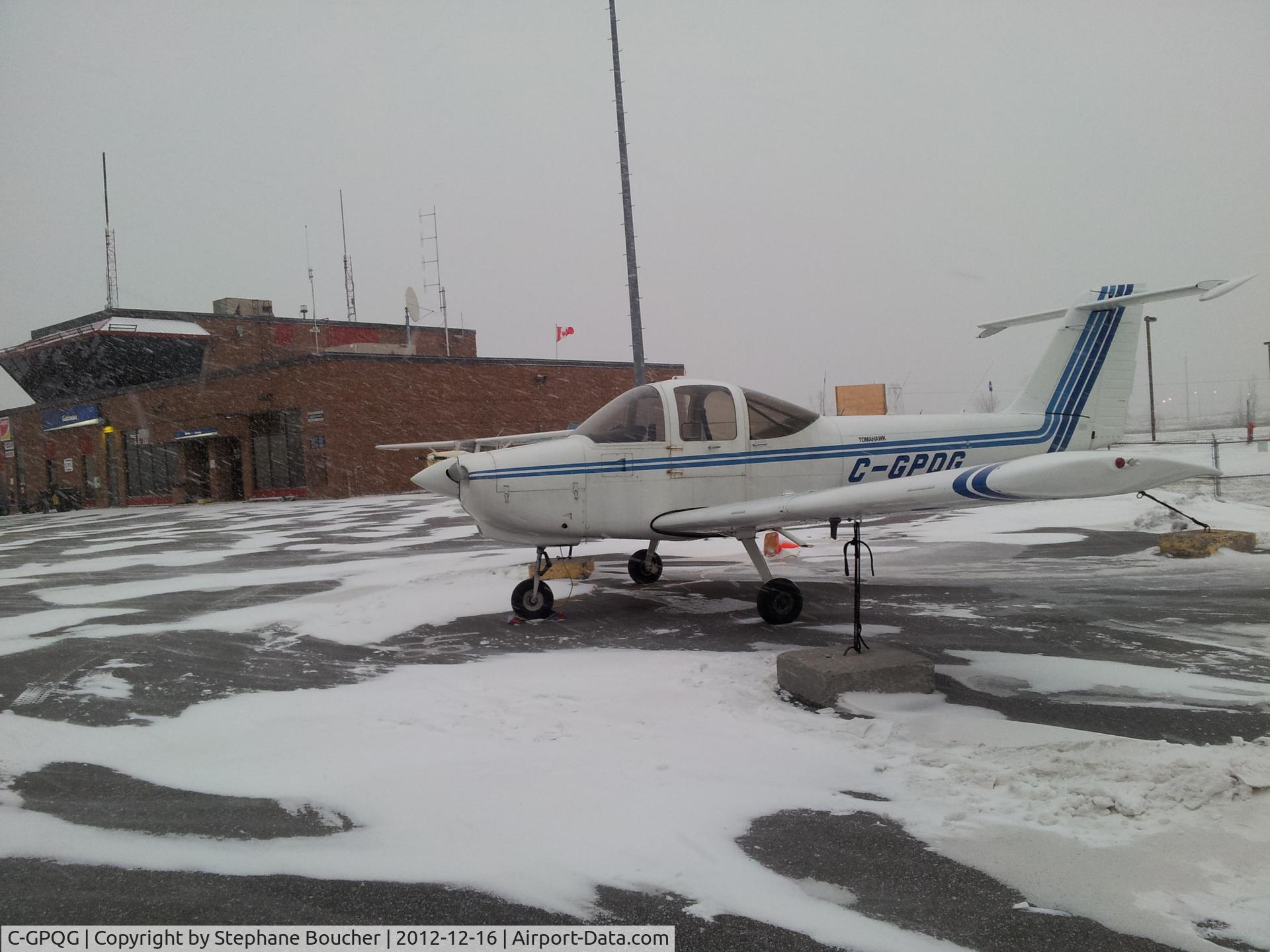 C-GPQG, 1978 Piper PA-38-112 Tomahawk Tomahawk C/N 3879A0023, Tied town to it's new home in Gatineau, Quebec.