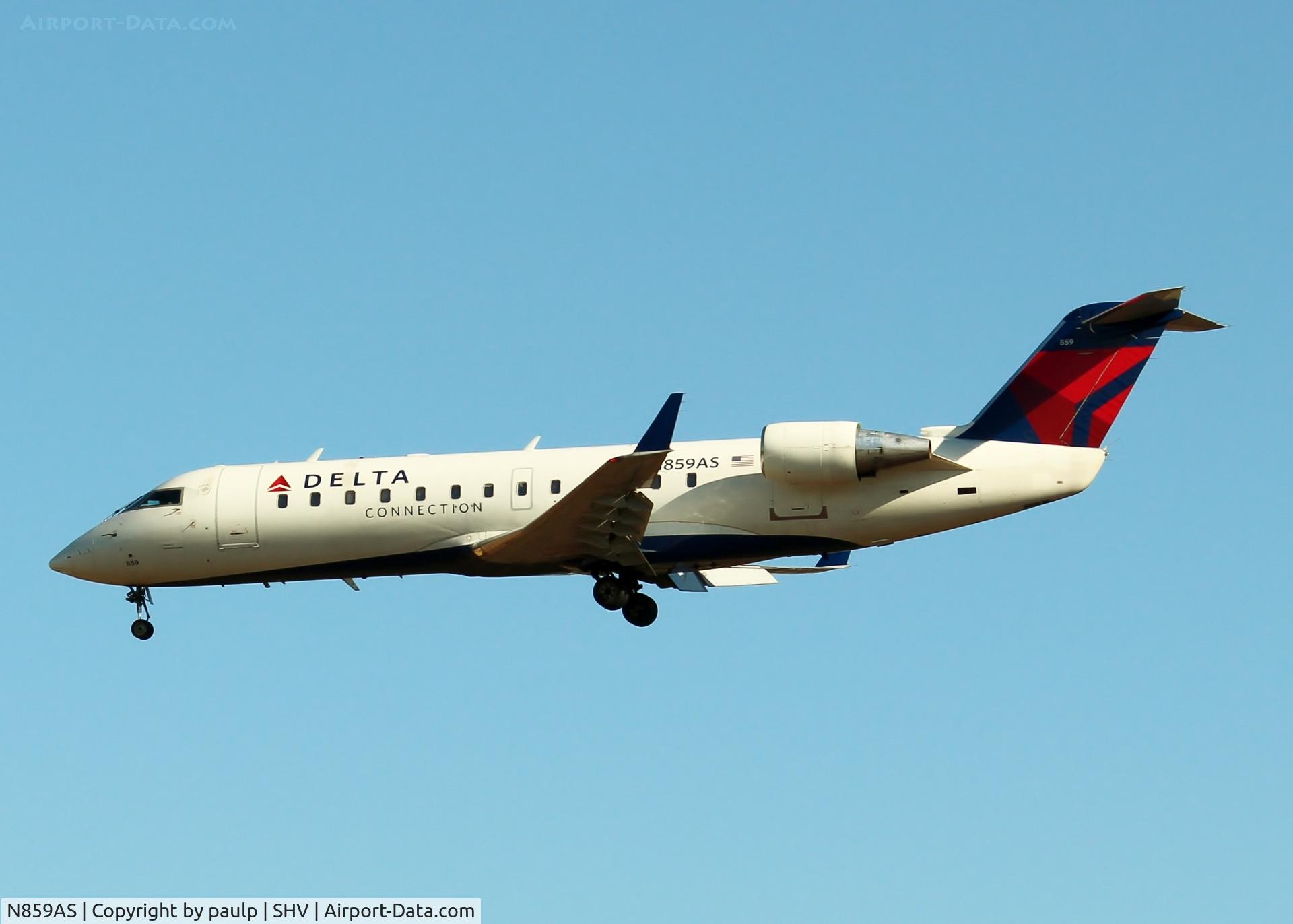 N859AS, 2000 Bombardier CRJ-200ER (CL-600-2B19) C/N 7421, Landing at Shreveport Regional.