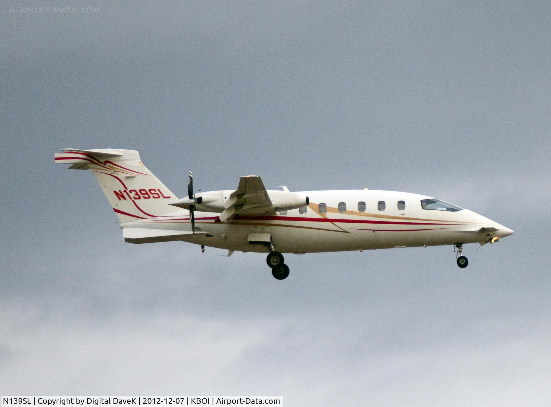 N139SL, 2005 Piaggio P-180 C/N 1104, West approach