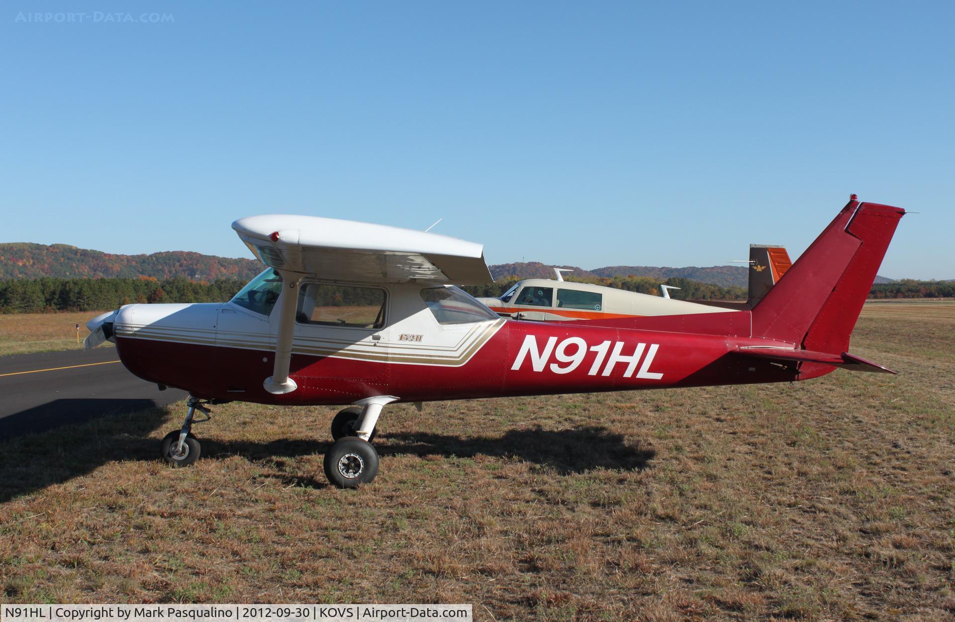 N91HL, 1982 Cessna 152 C/N 15285648, Cessna 152