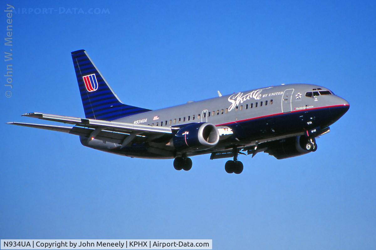 N934UA, 1992 Boeing 737-522 C/N 26662, Nov. 2000 - Shuttle by United