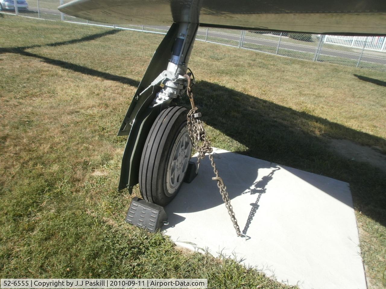 52-6555, 1952 Republic F-84F Thunderstreak C/N Not found 52-6555, one of 2 main landing gears on 52-6555 (26555)