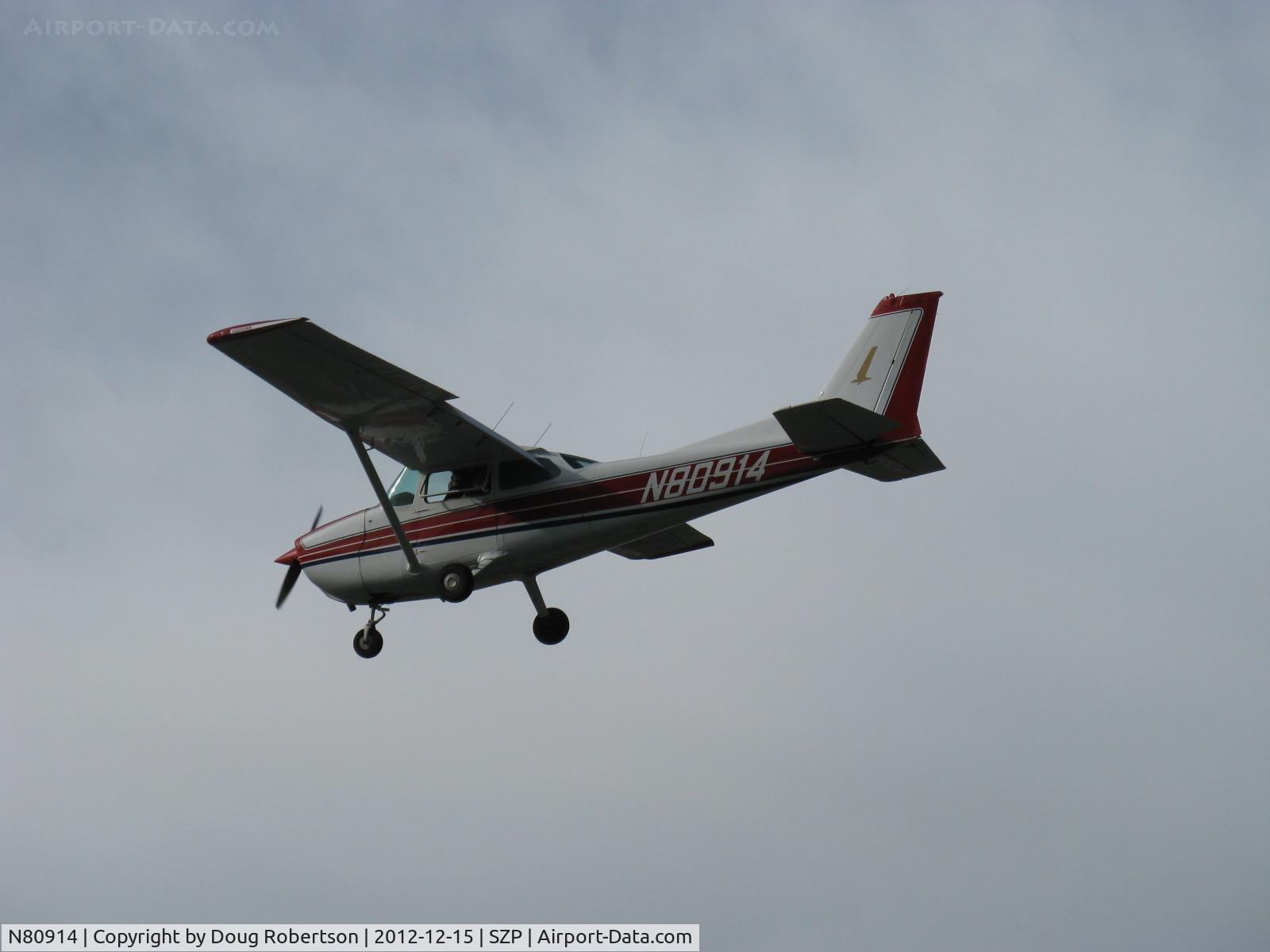 N80914, 1976 Cessna 172M C/N 17266799, 1976 Cessna 172M SKYHAWK, Lycoming O-320-E2D 150 Hp, on final Rwy 22