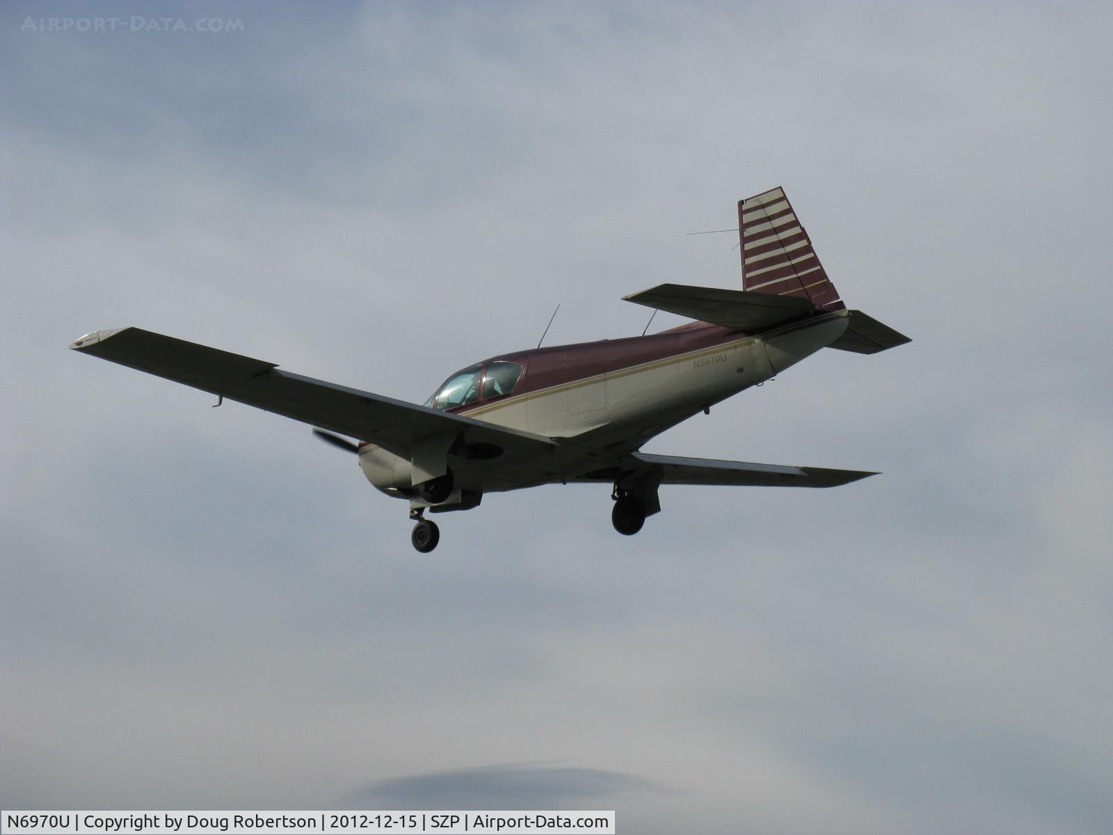 N6970U, 1964 Mooney M20E Super 21 C/N 330, 1964 Mooney M20E SUPER 21, Lycoming IO-360-A1A 200 Hp, on final Rwy 22. Close coincidence-in 1966 I flew a 1964 Mooney M20E SUPER 21 c/n 340 N6980U in Minnesota.