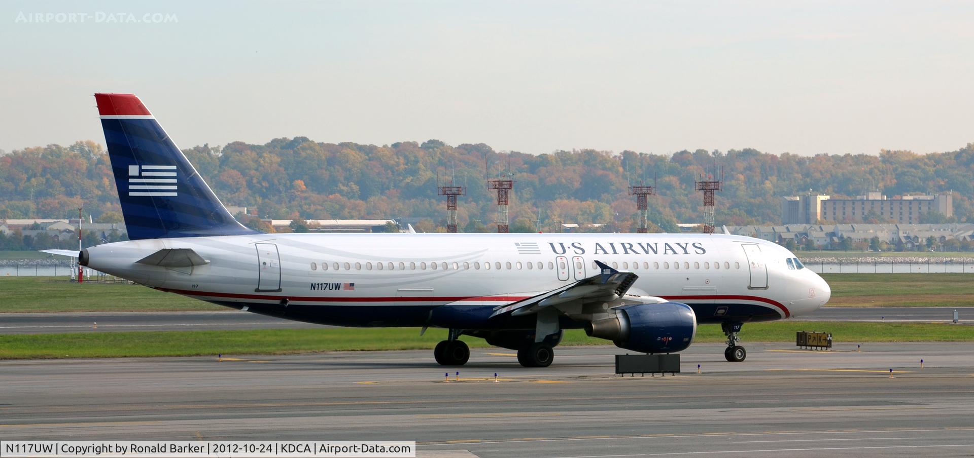 N117UW, 2000 Airbus A320-214 C/N 1224, Taxi DCA
