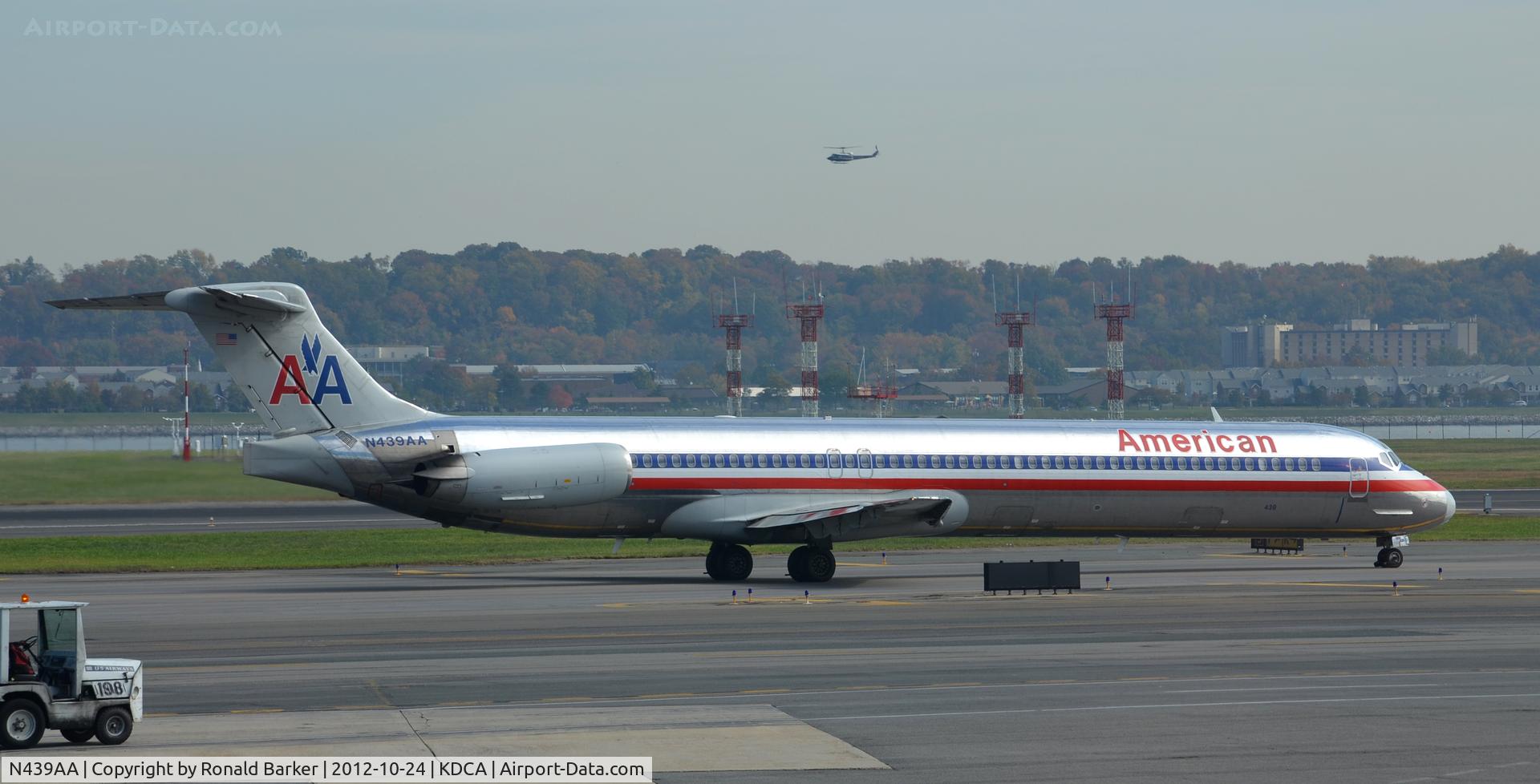 N439AA, 1987 McDonnell Douglas MD-83 (DC-9-83) C/N 49457, Taxi DCA