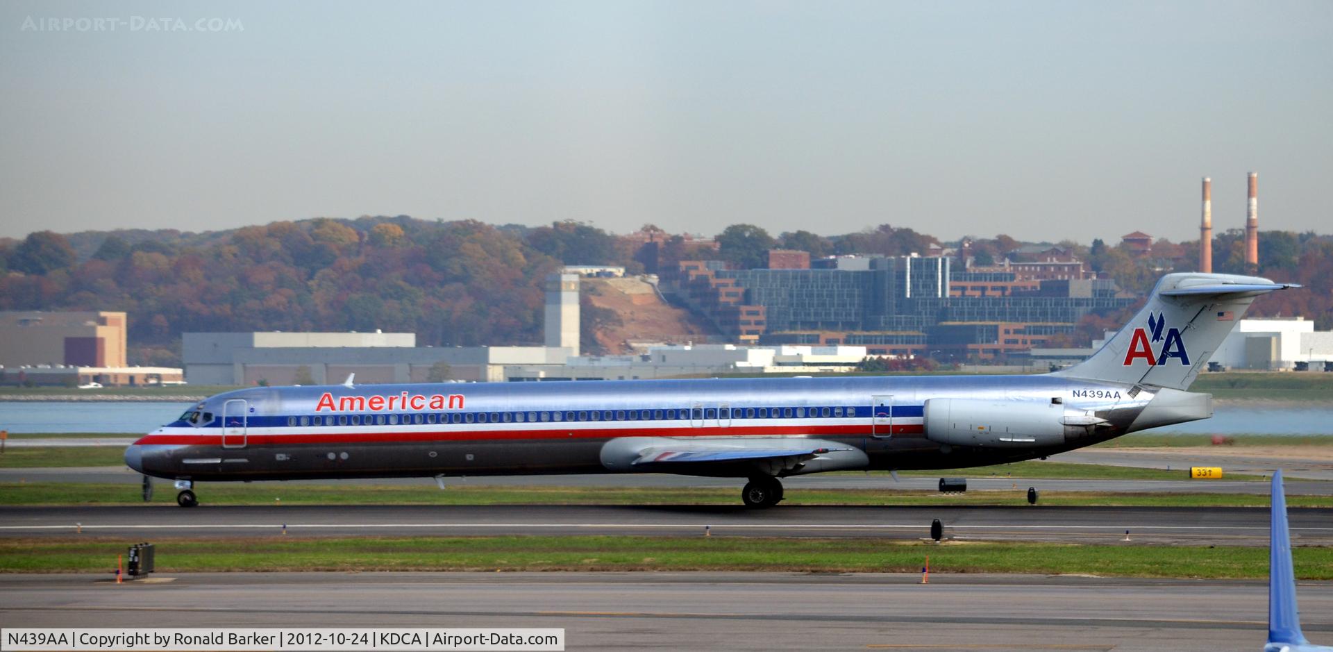 N439AA, 1987 McDonnell Douglas MD-83 (DC-9-83) C/N 49457, Takeoff DCA