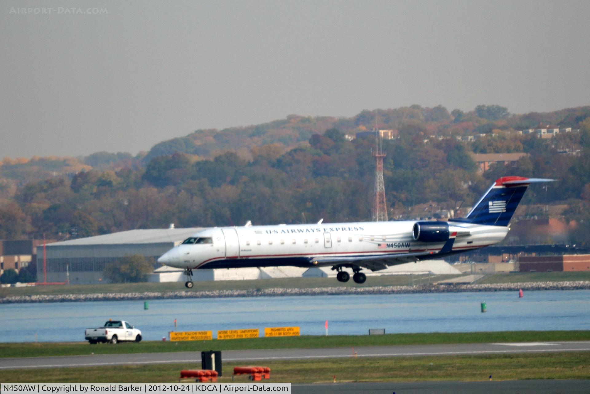 N450AW, 2003 Bombardier CRJ-200LR (CL-600-2B19) C/N 7823, Landing DCA