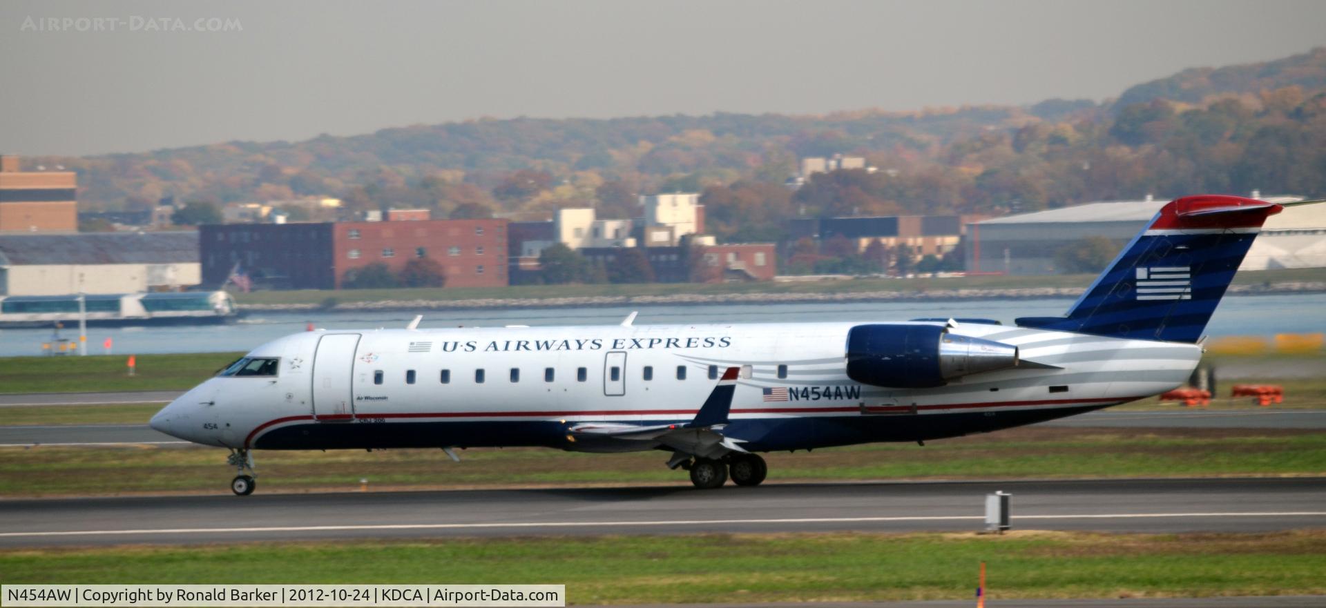 N454AW, 2003 Bombardier CRJ-200LR (CL-600-2B19) C/N 7842, Takeoff DCA