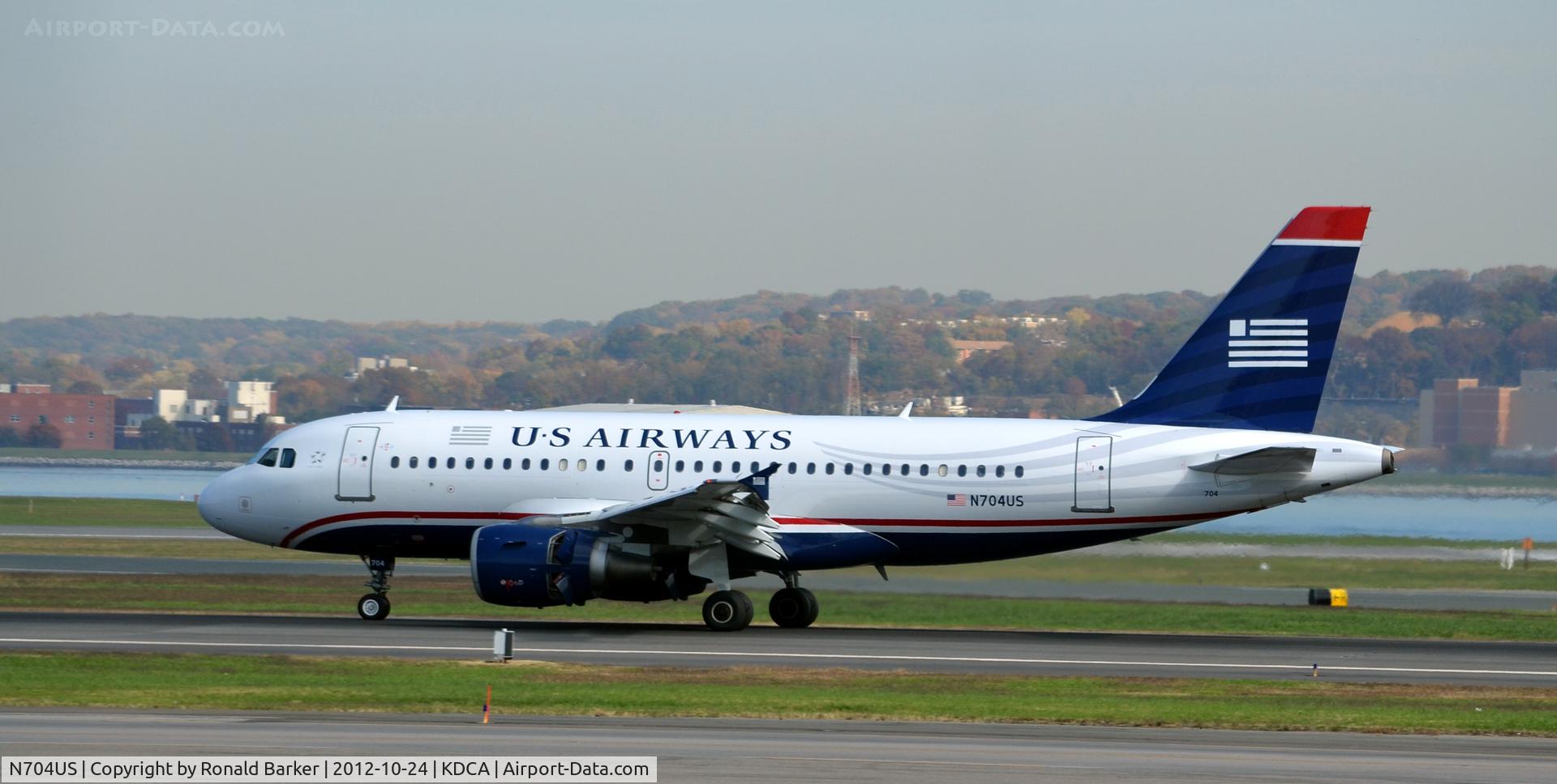 N704US, 1998 Airbus A319-112 C/N 0922, Landing DCA
