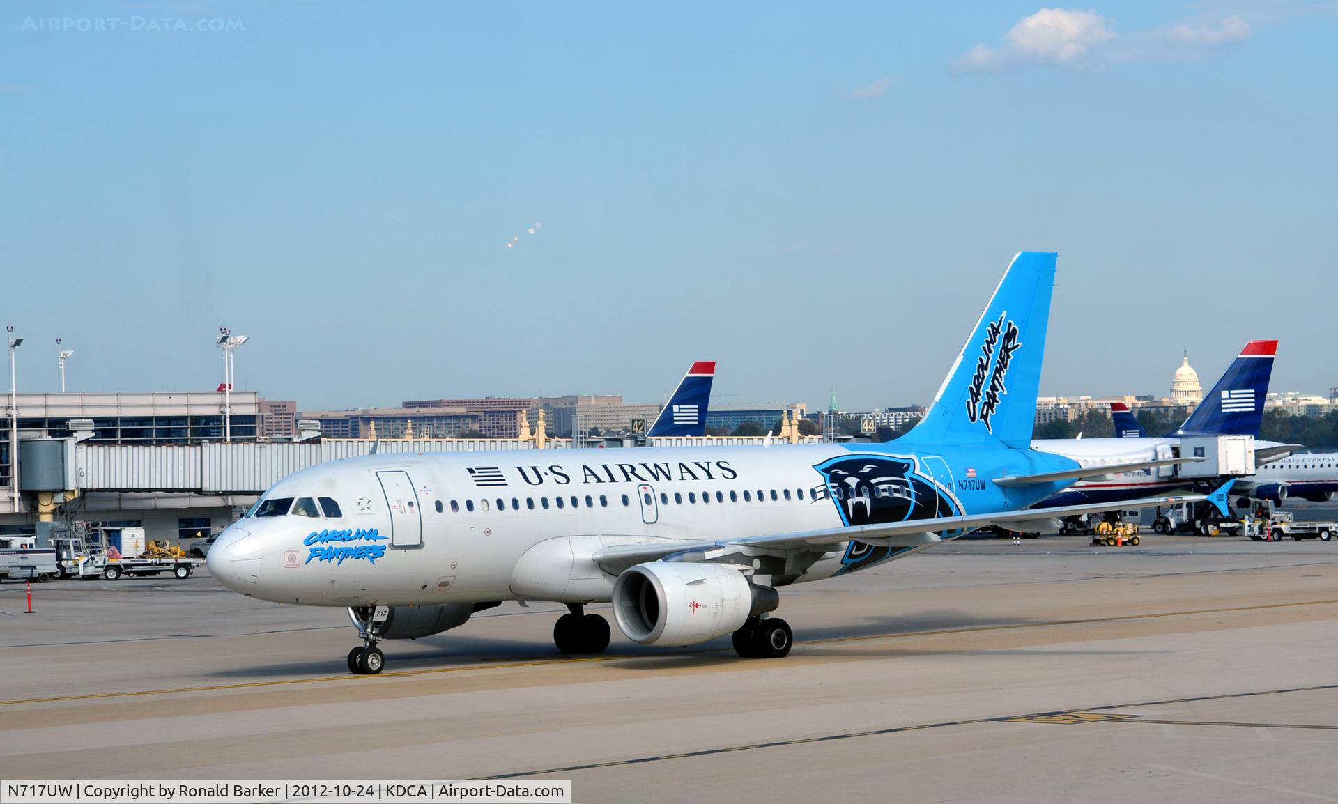 N717UW, 1999 Airbus A319-112 C/N 1069, Taxi DCA