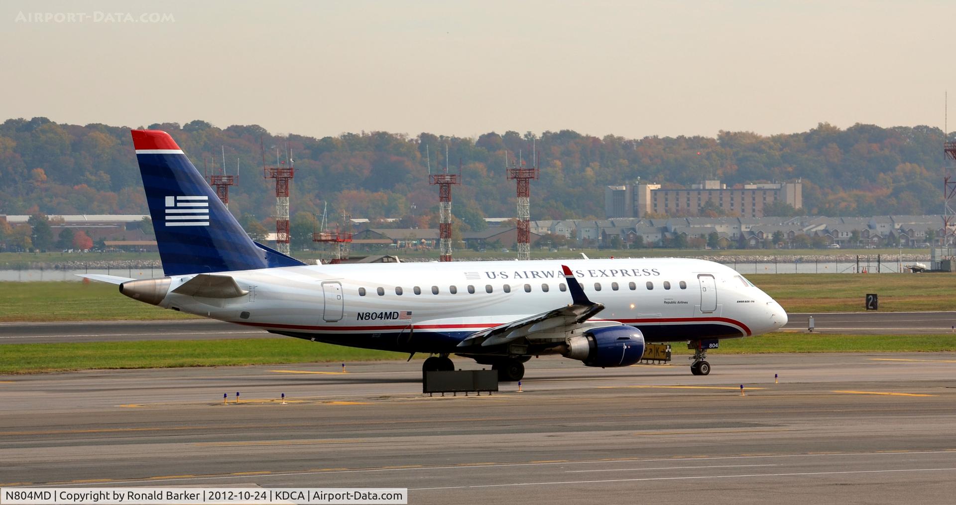 N804MD, 2004 Embraer 170SU (ERJ-170-100SU) C/N 17000016, Taxi DCA