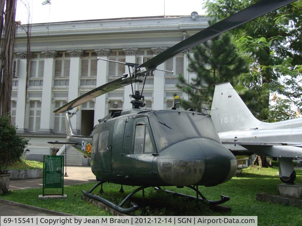 69-15541, 1969 Bell UH-1H Iroquois C/N 11829, One of three US aircrafts preserved at Ho Chi Minh City Museum