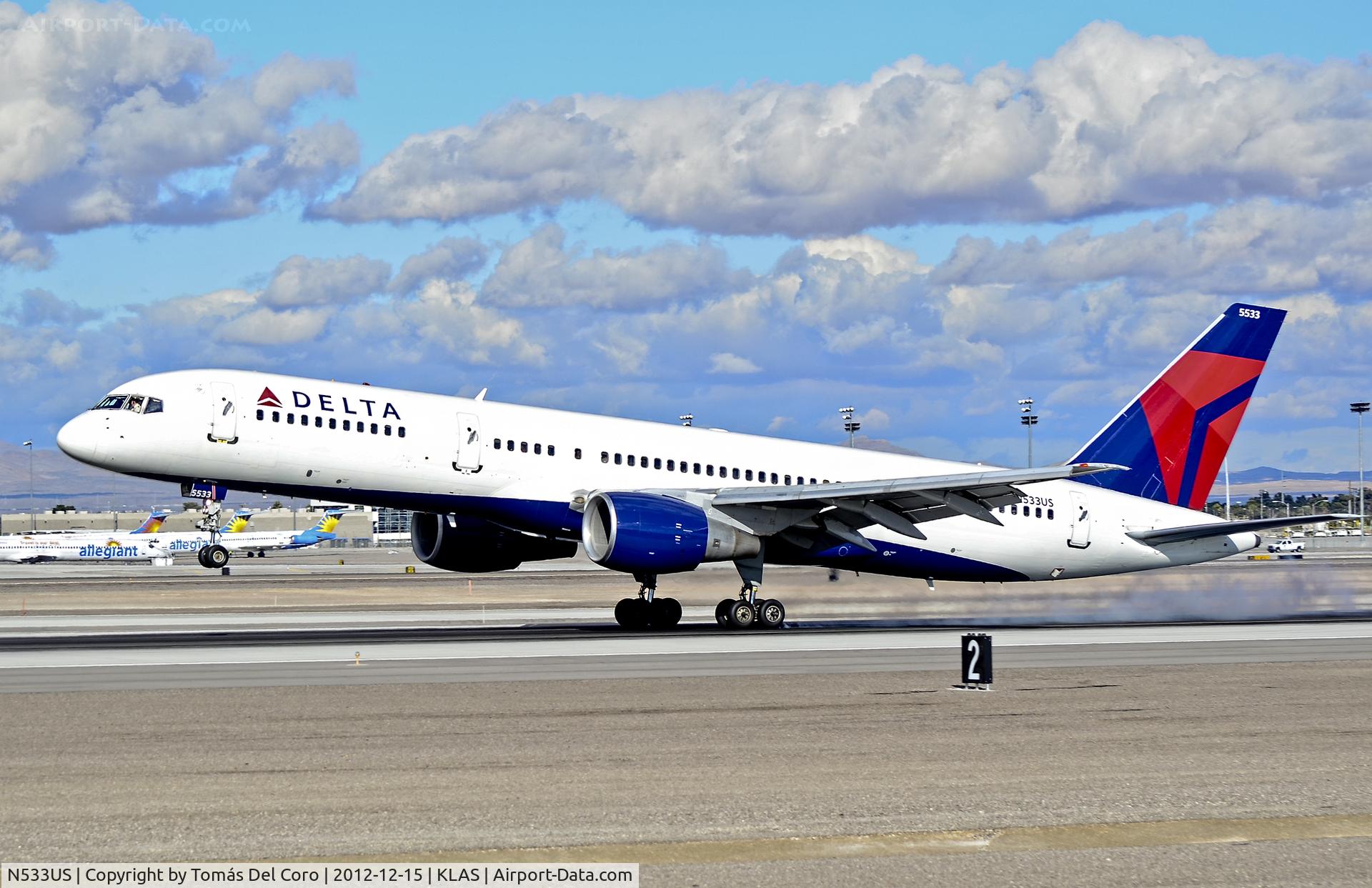 N533US, 1988 Boeing 757-251 C/N 24264, N533US Delta Air Lines 1988 Boeing 757-251 C/N 24264

- Las Vegas - McCarran International (LAS / KLAS)
USA - Nevada, December 15, 2012
Photo: Tomás Del Coro