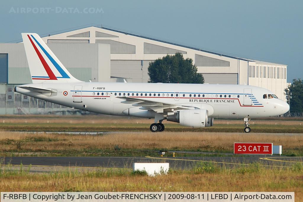 F-RBFB, 2001 Airbus ACJ319 (A319-115/CJ) C/N 1556, ex FRENCH AIR FORCE, now 6V-ONE Republique du Senegal