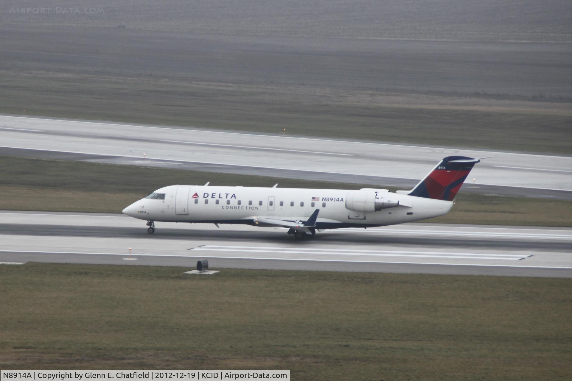 N8914A, 2004 Bombardier CRJ-200 (CL-600-2B19) C/N 7914, Landing roll-out, runway 9
