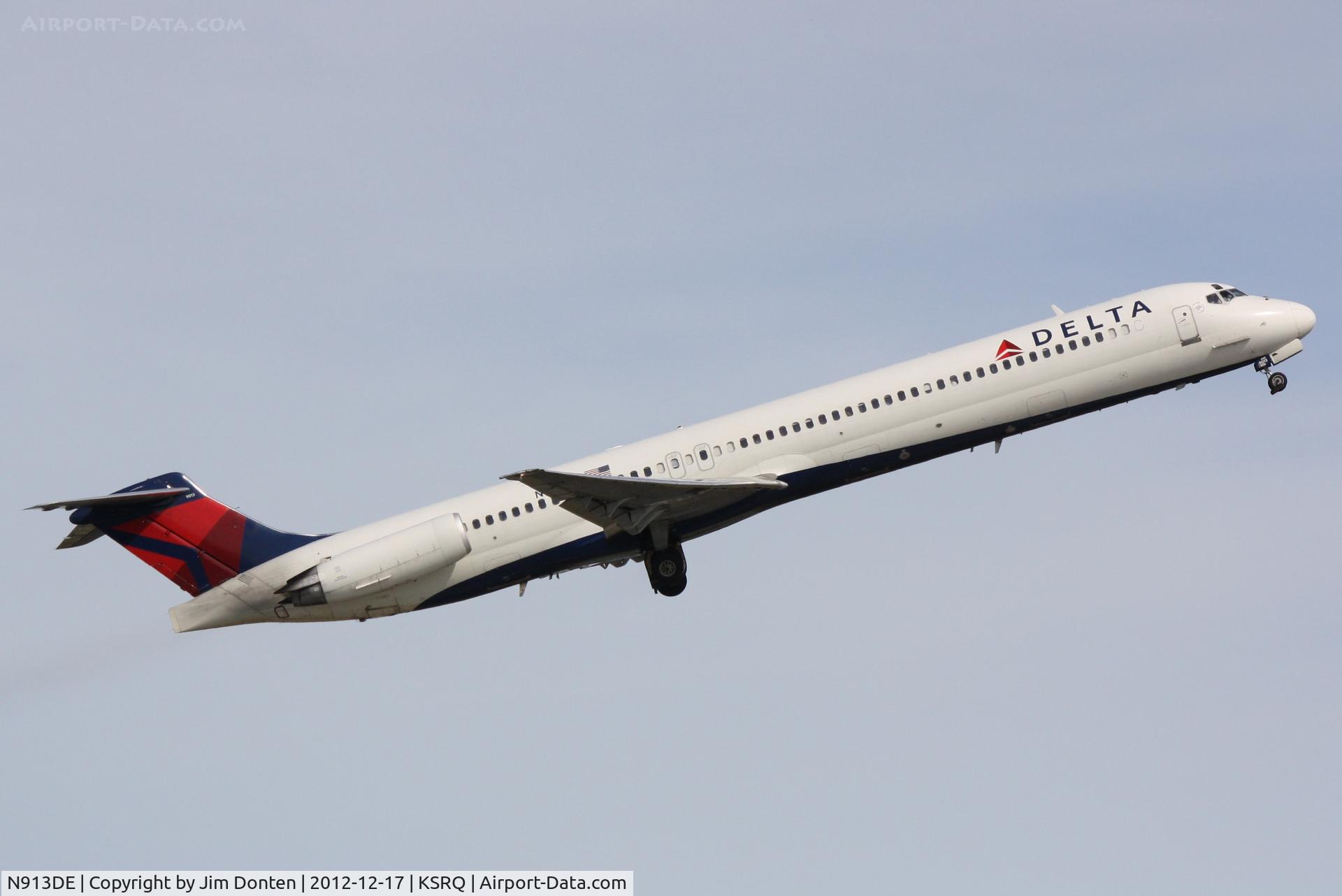 N913DE, 1993 McDonnell Douglas MD-88 C/N 49956, Delta Flight 1621 (N913DE) departs Sarasota-Bradenton International Airport enroute to Hartsfield-Jackson Atlanta International Airport
