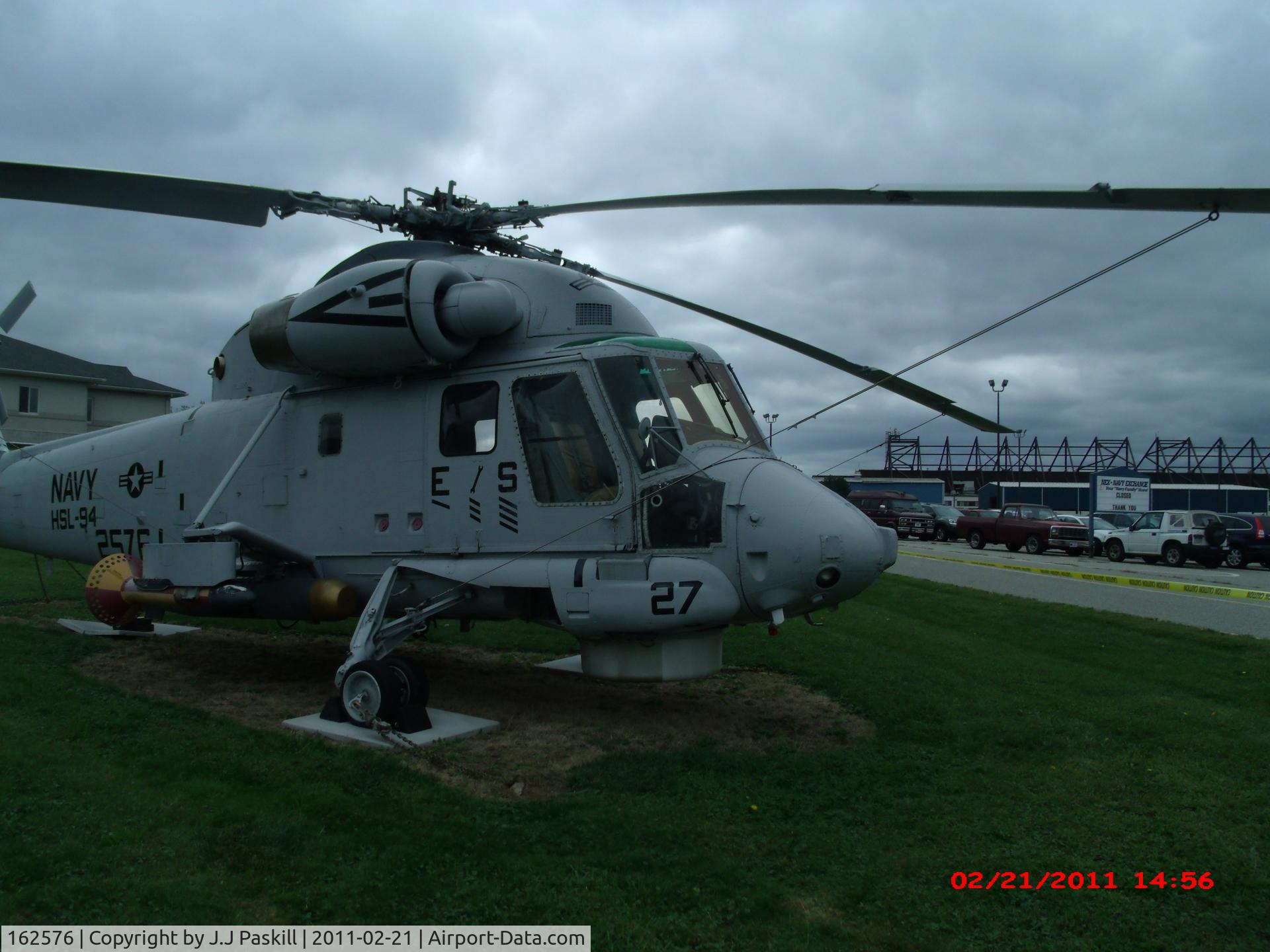 162576, Kaman SH-2G Seasprite C/N 227, side view