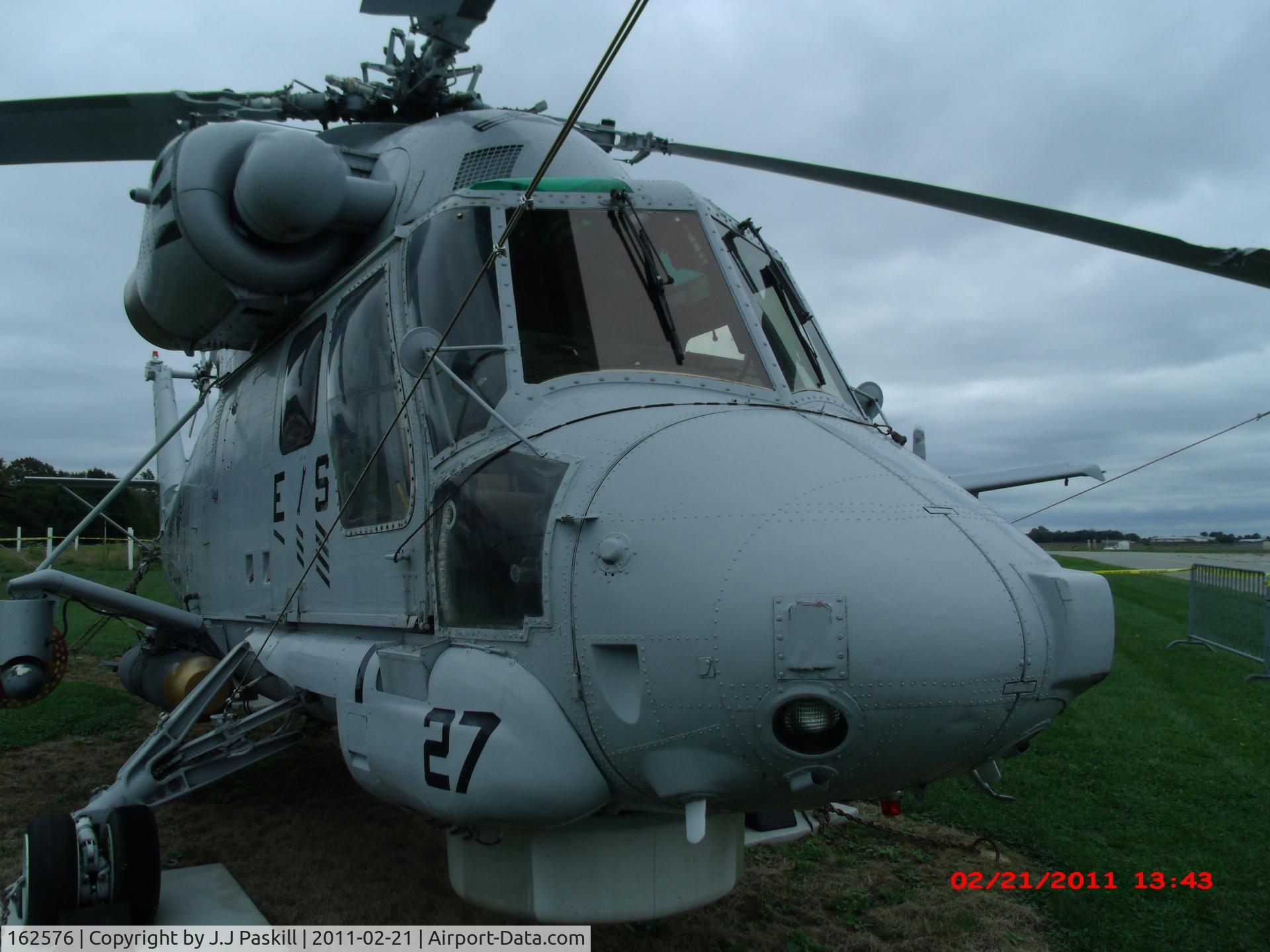 162576, Kaman SH-2G Seasprite C/N 227, front - nose