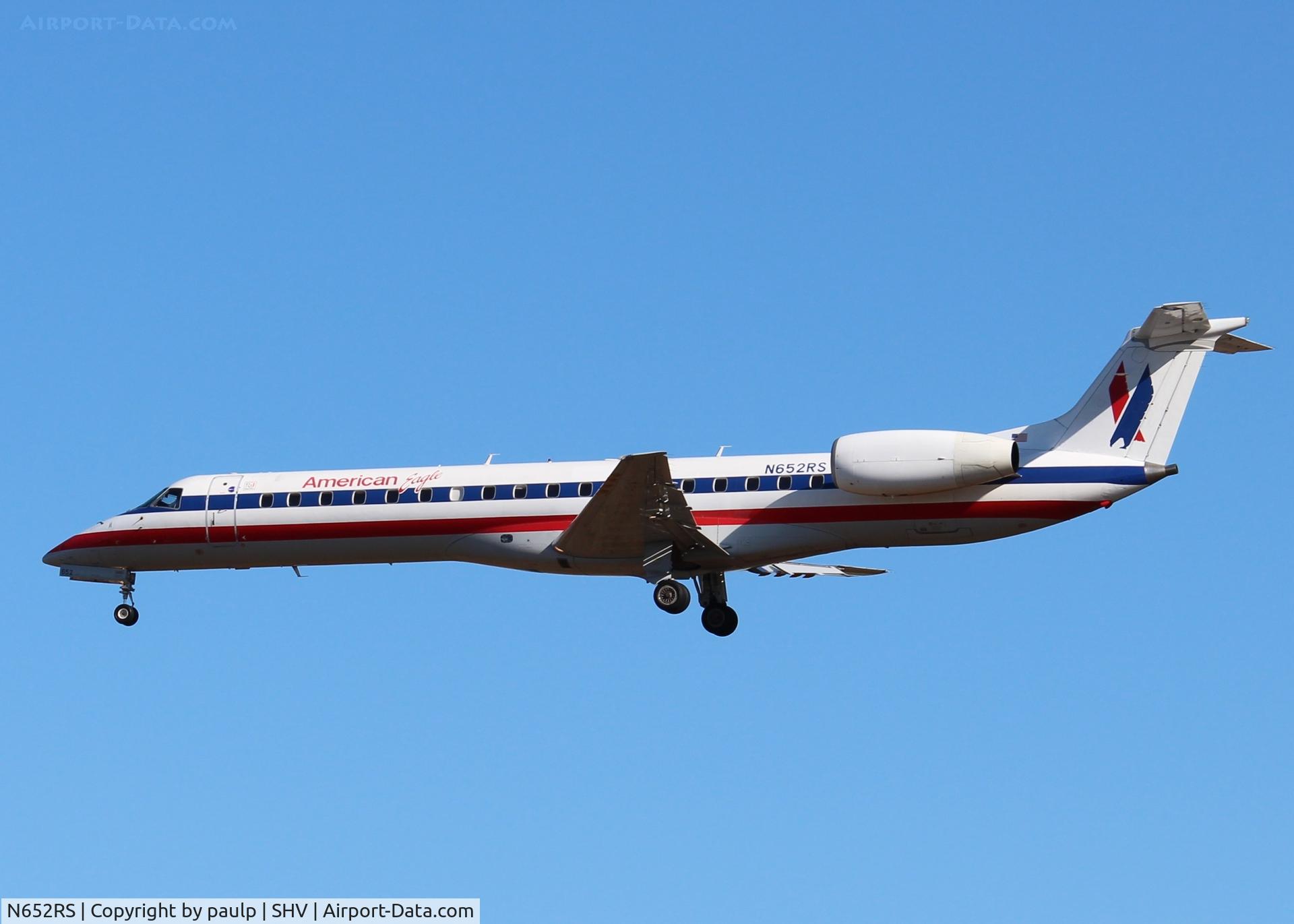 N652RS, 2001 Embraer ERJ-145LR (EMB-145LR) C/N 145432, Landing at Shreveport Regional.