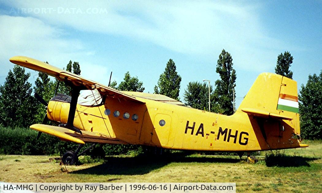HA-MHG, 1967 Antonov An-2M C/N 601220, Antonov An-2M [601220] Csepel~HA 16/06/1996