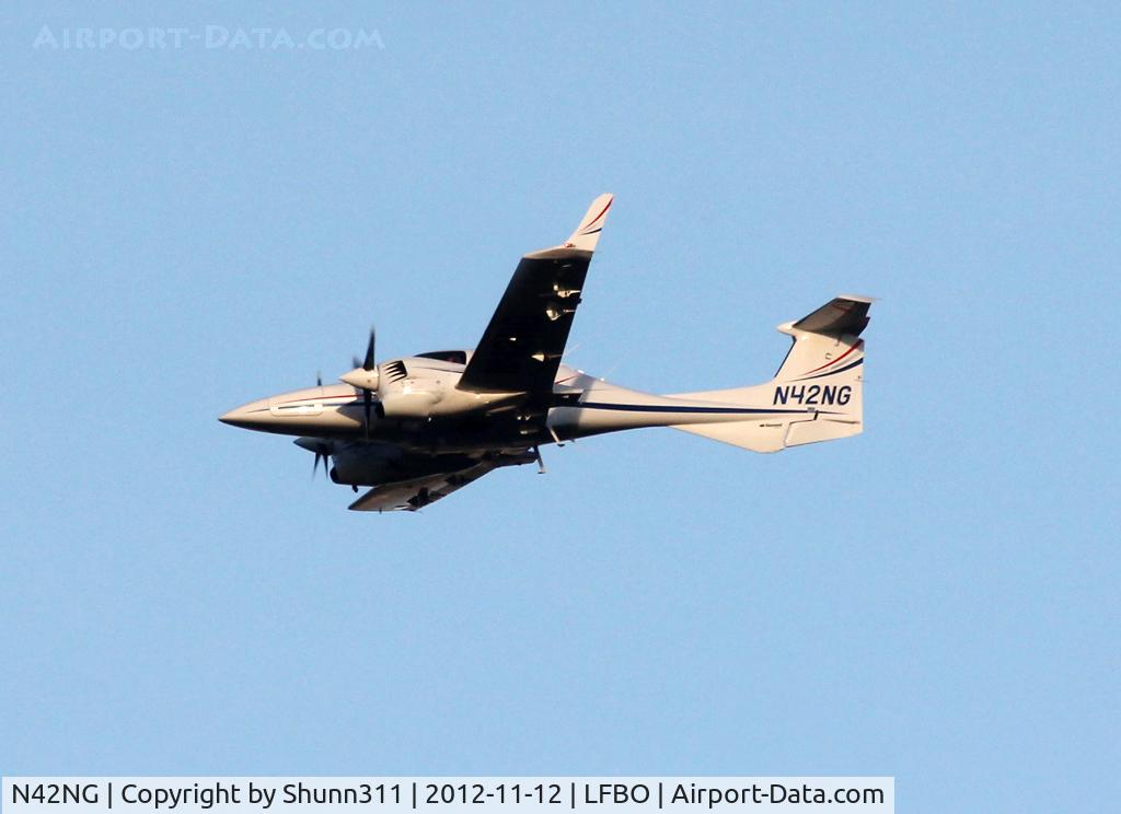 N42NG, Diamond DA-42NG Twin Star C/N 42.375, Climbing after take off rwy 32R
