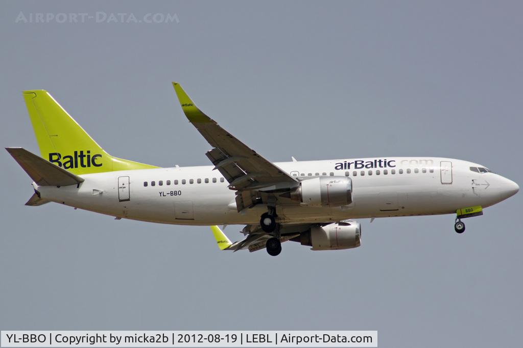 YL-BBO, 1998 Boeing 737-33V C/N 29335, Landing