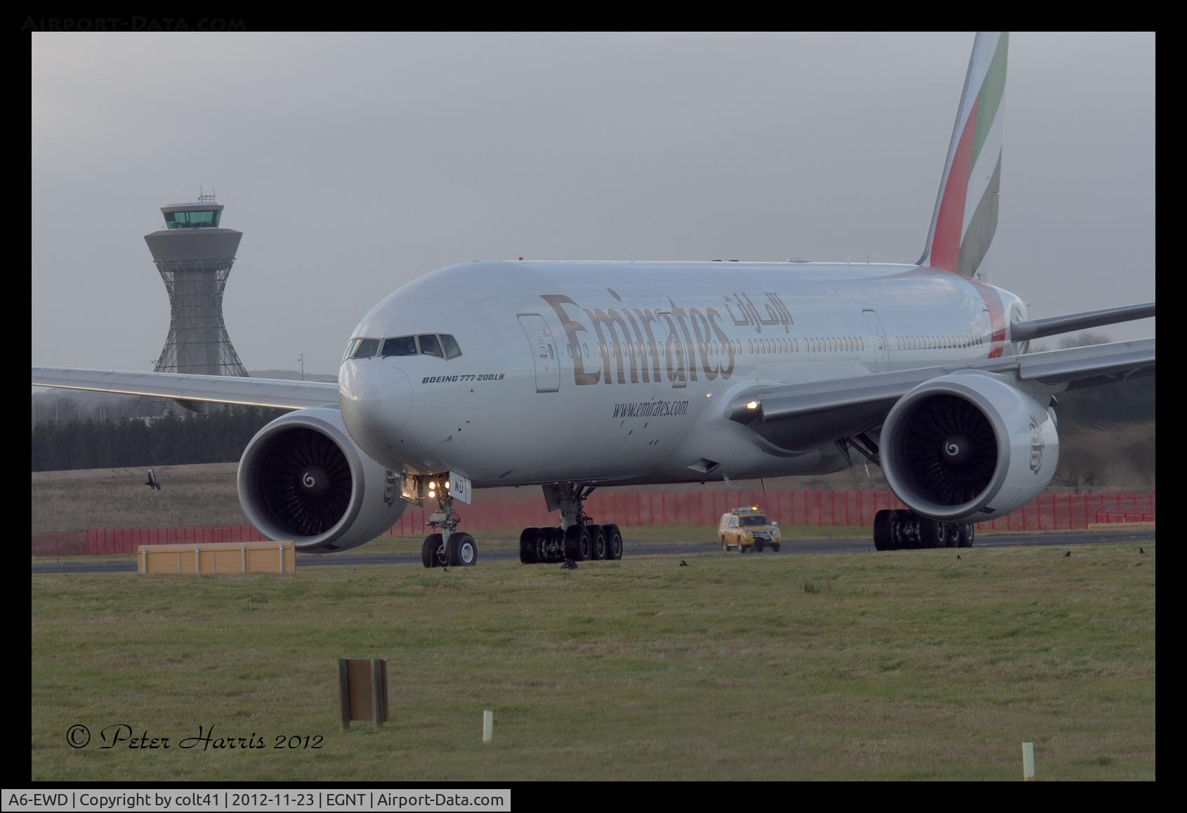 A6-EWD, 2007 Boeing 777-21H/LR C/N 35577, Taxy for take en route back to Dubai
