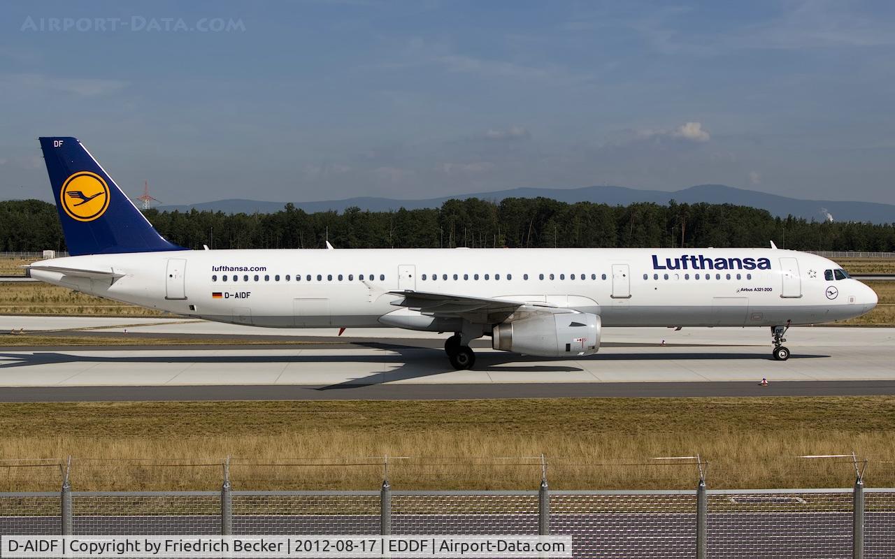 D-AIDF, 2011 Airbus A321-231 C/N 4626, taxying to the gate