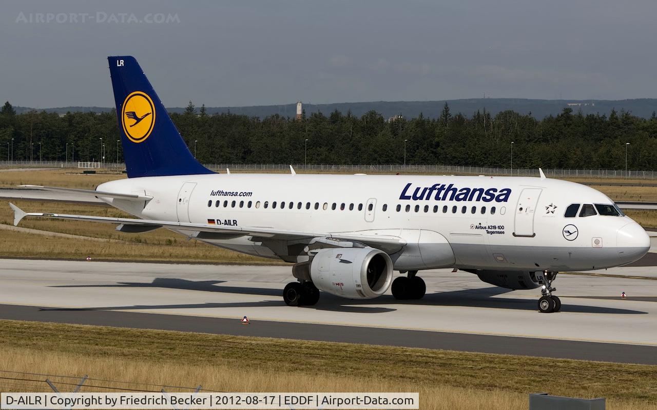 D-AILR, 1997 Airbus A319-114 C/N 723, taxying to the gate
