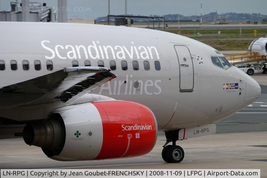 LN-RPG, 1999 Boeing 737-683 C/N 28310, SCANDINAVIAN at CDG T1