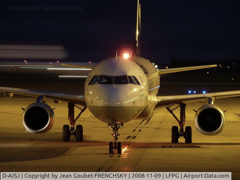 D-AISJ, 2008 Airbus A321-231 C/N 3360, LUFTHANSA by night CDG T1