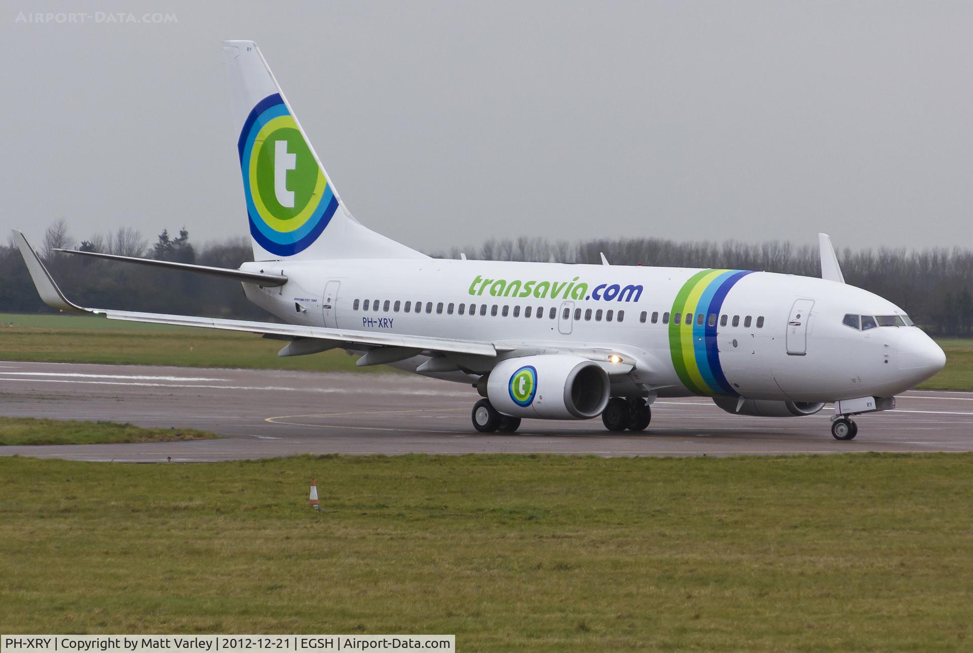 PH-XRY, 2003 Boeing 737-7K2 C/N 33463, About to depart.