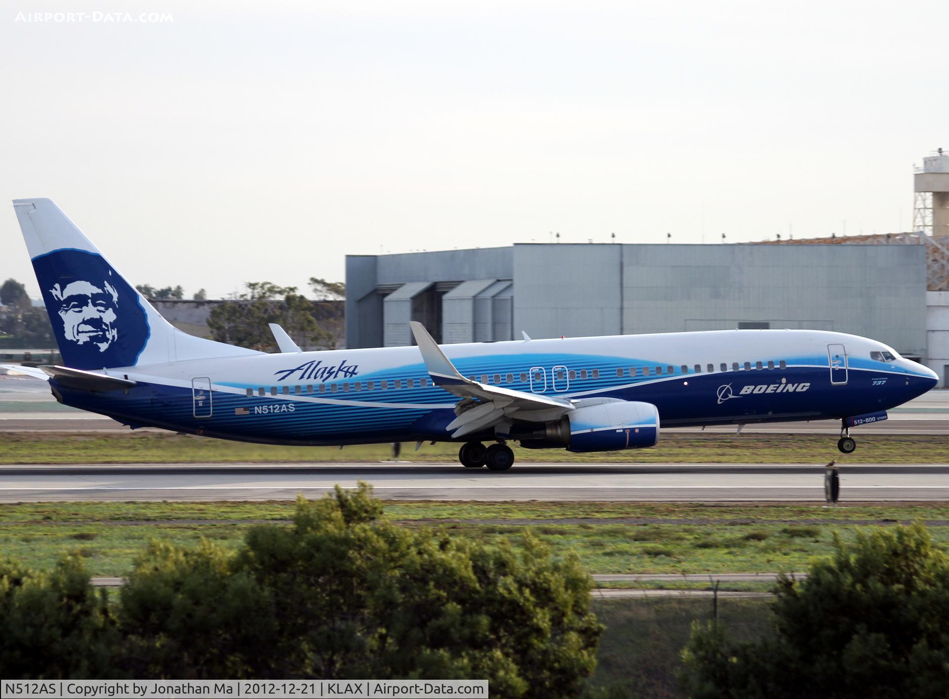 N512AS, 2008 Boeing 737-890 C/N 39043, Spirit of Seattle landing 24R