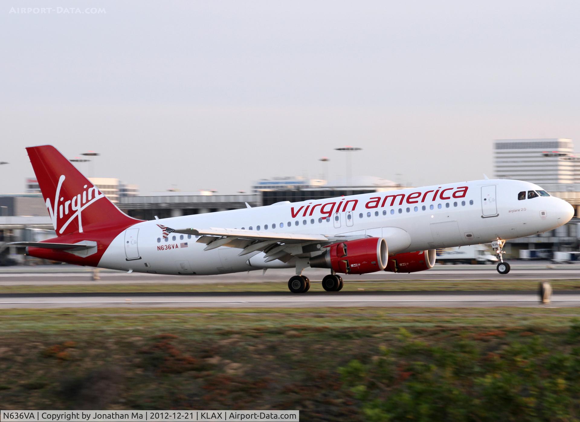 N636VA, 2008 Airbus A320-214 C/N 3460, Taken from Westchester Bridge