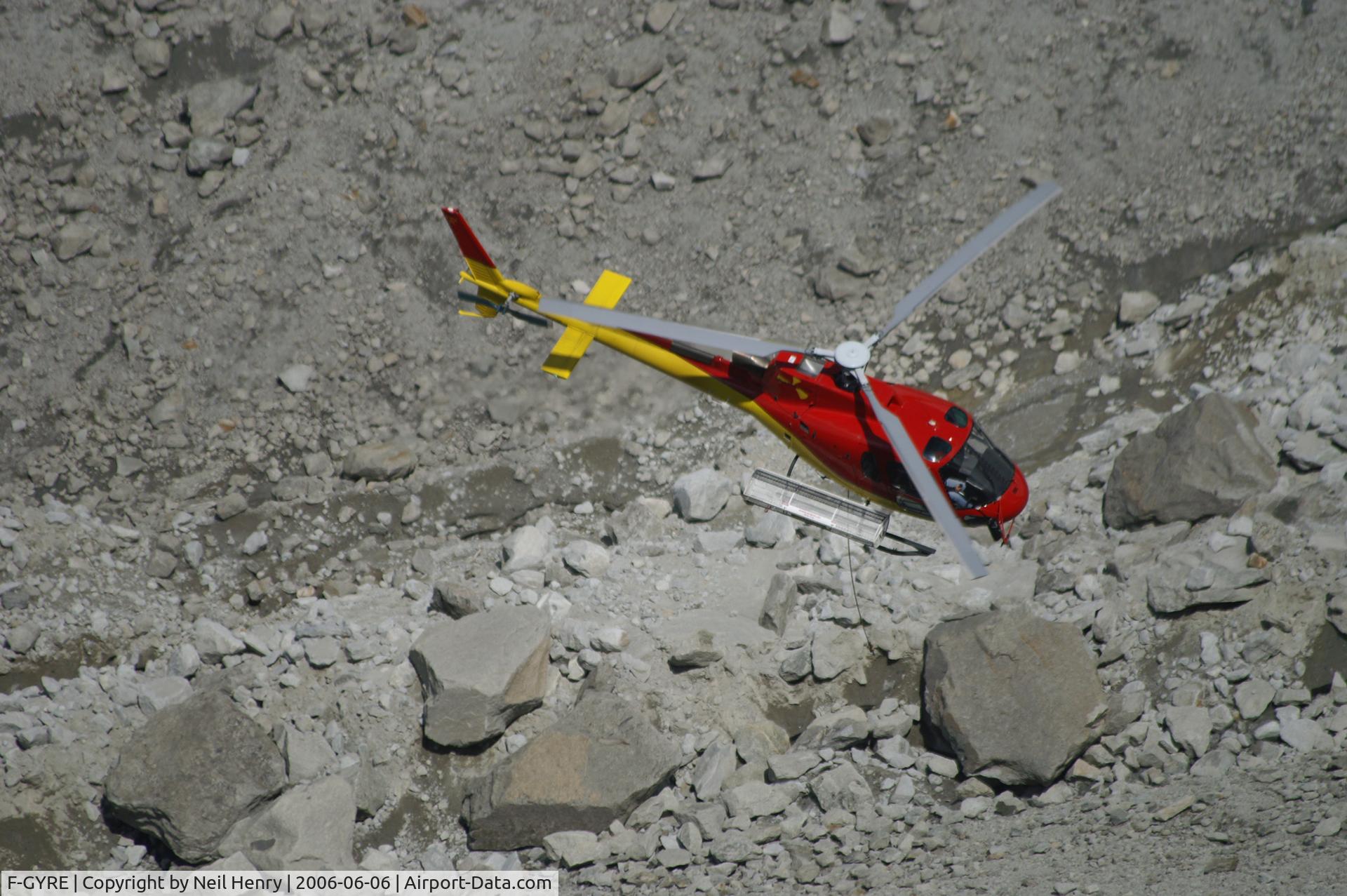 F-GYRE, Eurocopter AS-350B-3 Ecureuil Ecureuil C/N 3818, Rescue helicopter on training exercise over Mer de Glace (glacier) near Chamonix, France