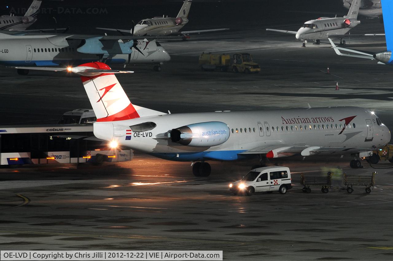 OE-LVD, 1994 Fokker 100 (F-28-0100) C/N 11515, Austrian arrows