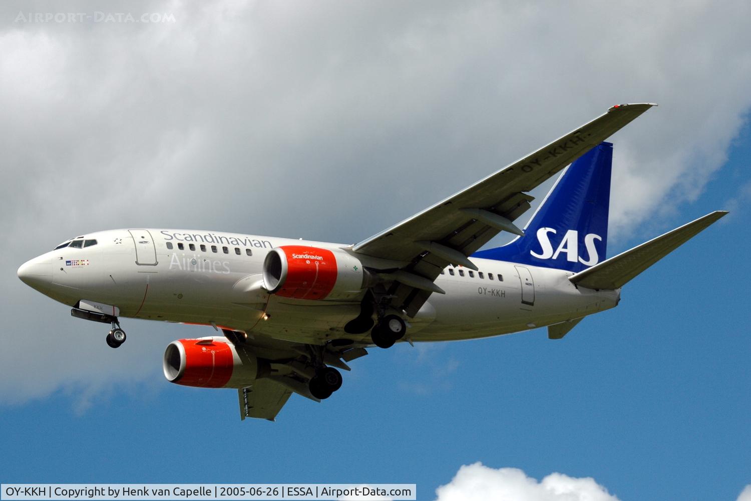 OY-KKH, 1999 Boeing 737-683 C/N 28301, SAS Boeing 737-600 approaching Stockholm Arlanda airport, Sweden.