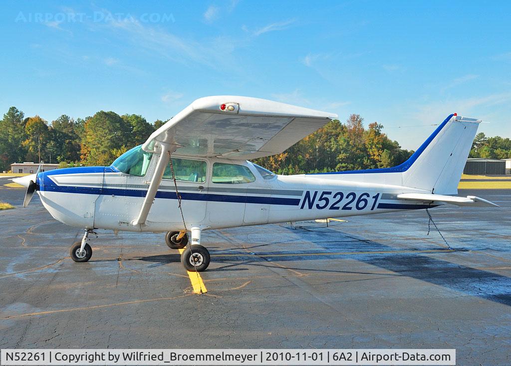N52261, 1980 Cessna 172P C/N 17274465, Picture was taken during a stop at Griffin, GA.