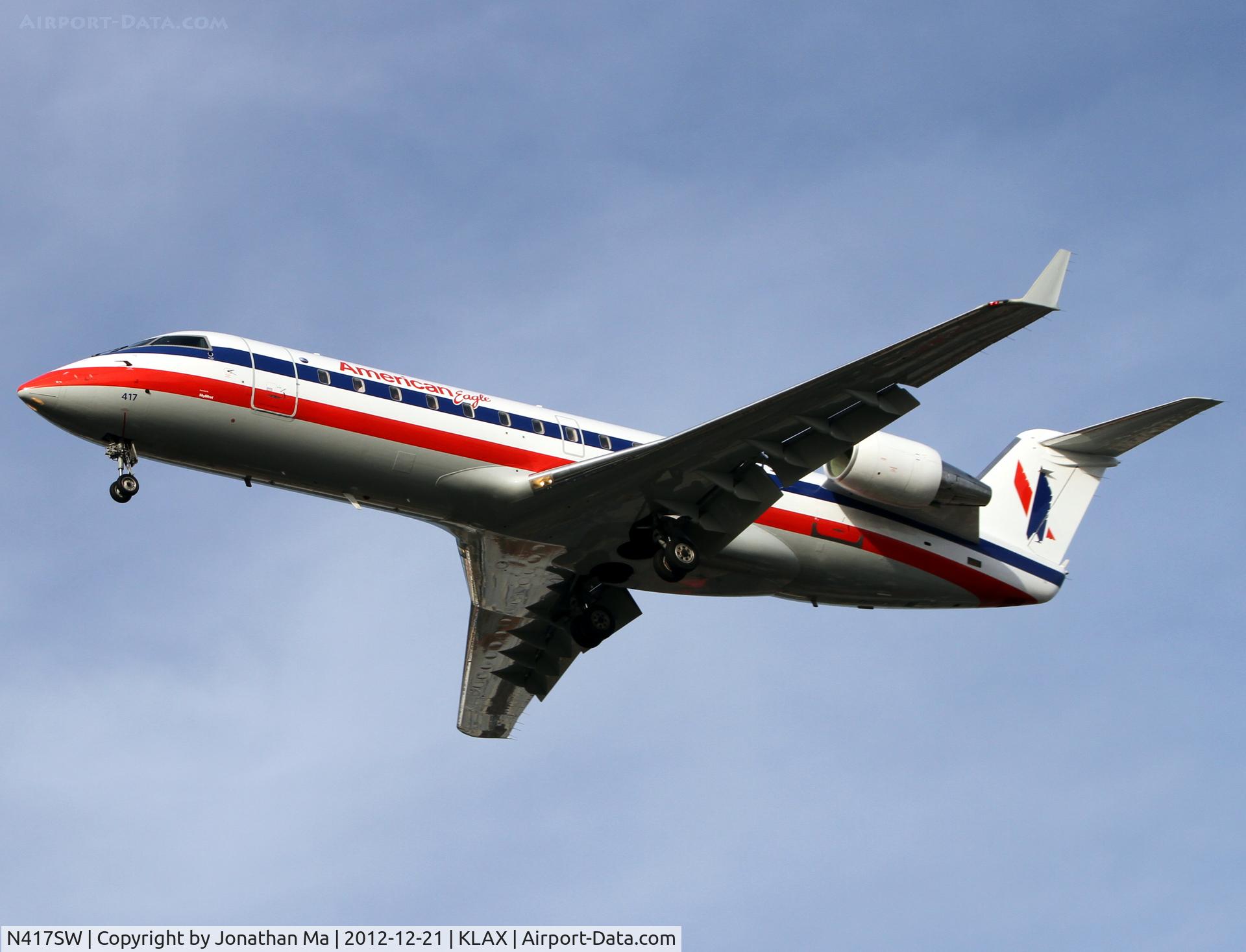 N417SW, 2000 Bombardier CRJ-200LR (CL-600-2B19) C/N 7400, Taken from In-N-Out