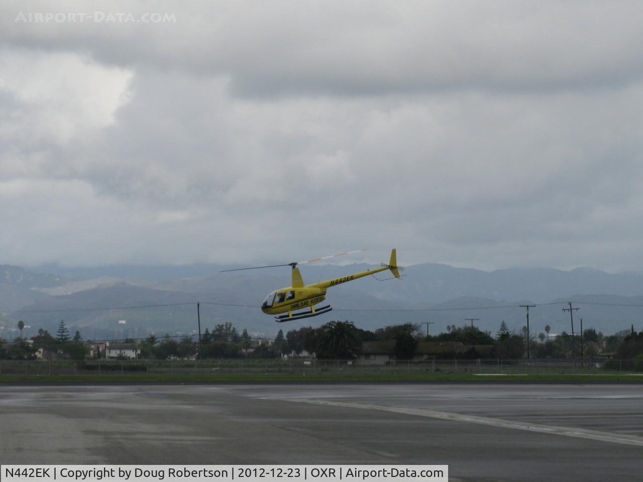 N442EK, 2002 Robinson R44 Clipper C/N 1146, 2002 Robinson R44 CLIPPER, Lycoming O-540-F1B5 derated to 225 Hp for takeoff, 205 Hp continuous, pop-out floats, of Channel Islands Helicopters giving scenic ride. Takeoff departure next to Rwy 25.