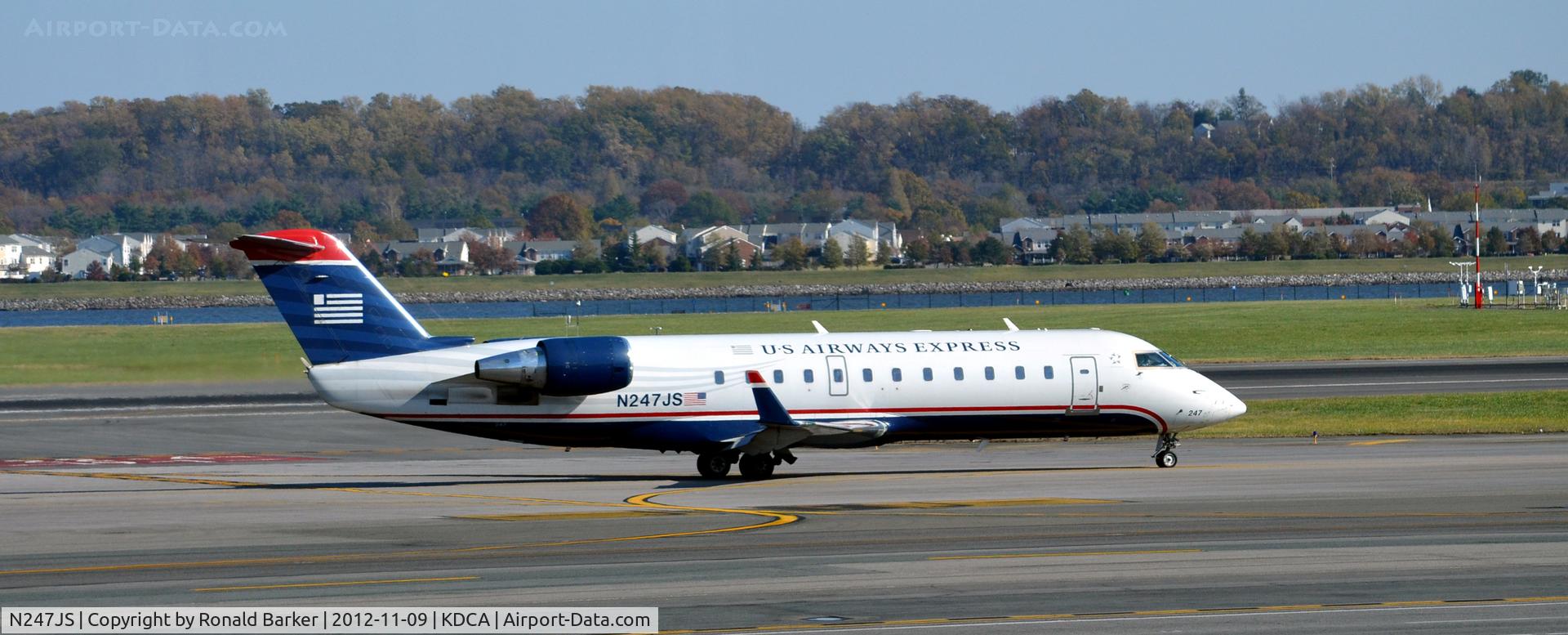 N247JS, 2004 Bombardier CRJ-200ER (CL-600-2B19) C/N 7922, Taxi DCA