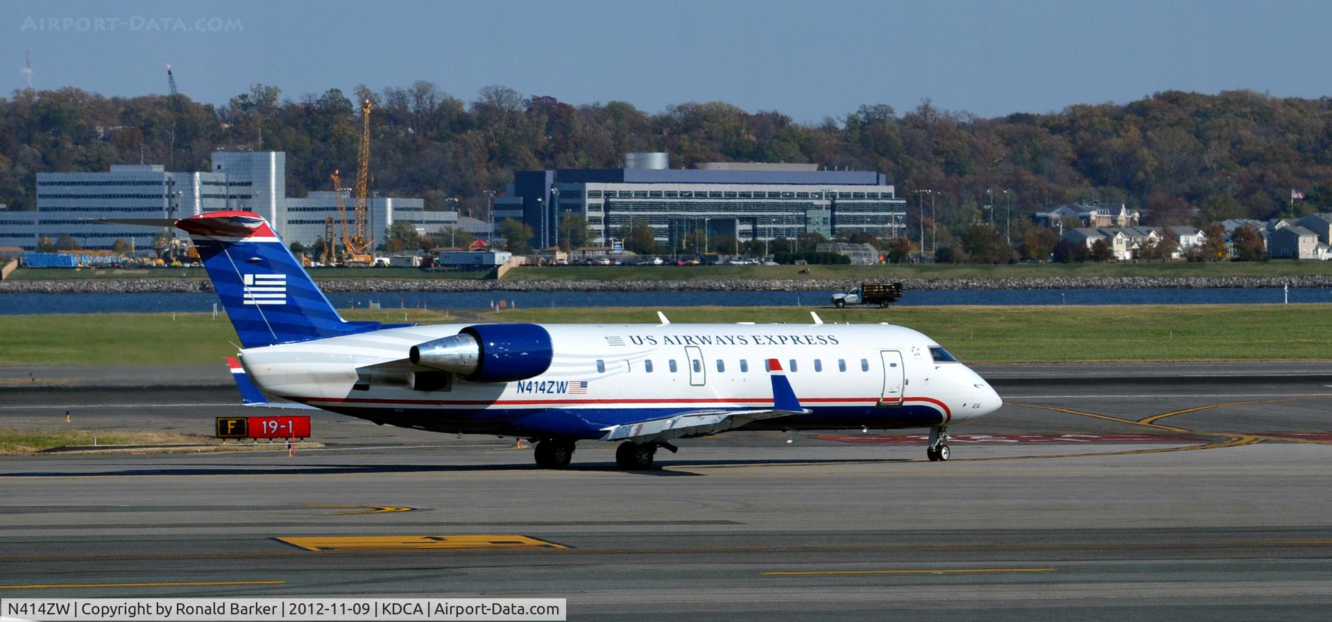 N414ZW, 2001 Bombardier CRJ-200LR (CL-600-2B19) C/N 7586, Taxi DCA