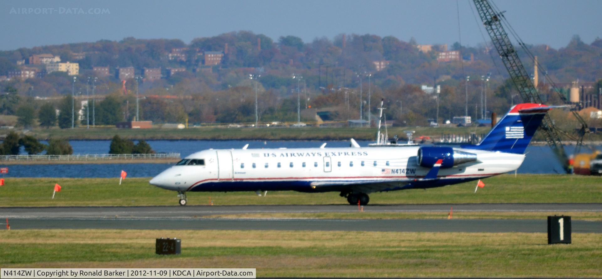 N414ZW, 2001 Bombardier CRJ-200LR (CL-600-2B19) C/N 7586, Takeoff DCA
