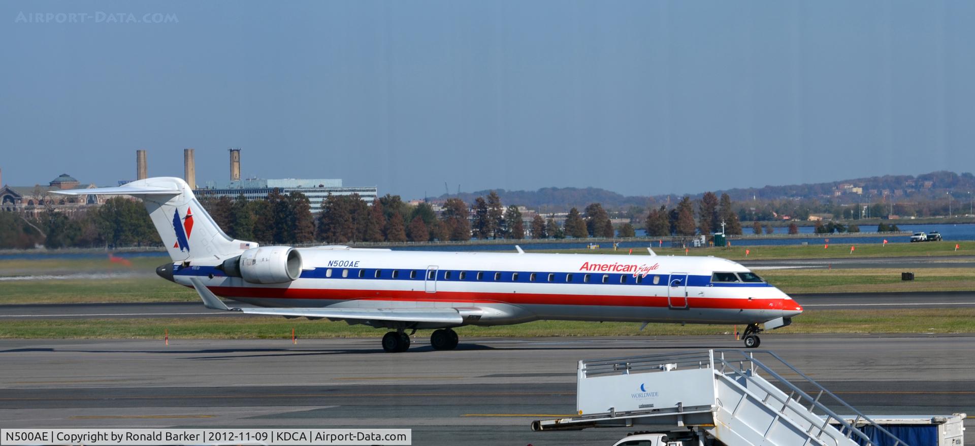 N500AE, 2001 Bombardier CRJ-701 (CL-600-2C10) Regional Jet C/N 10025, Taxi DCA