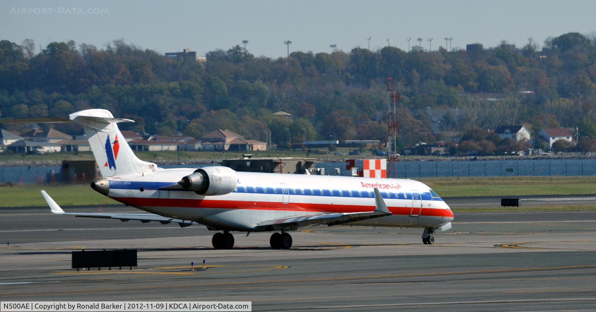 N500AE, 2001 Bombardier CRJ-701 (CL-600-2C10) Regional Jet C/N 10025, Taxi DCA