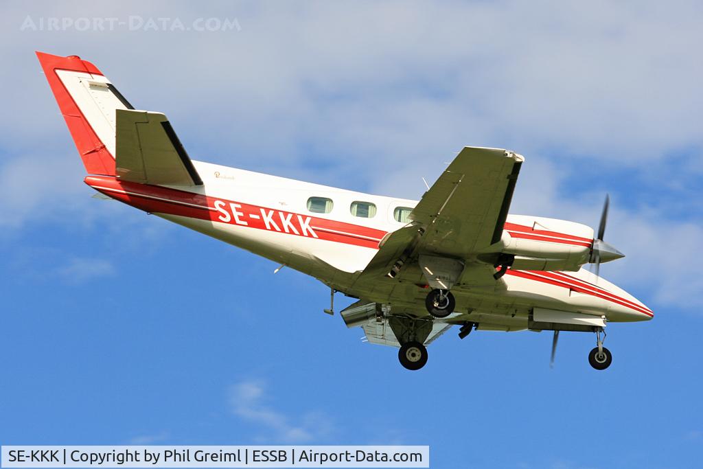 SE-KKK, 1975 Beech B-60 Duke C/N P-330, Taken at ESSB.