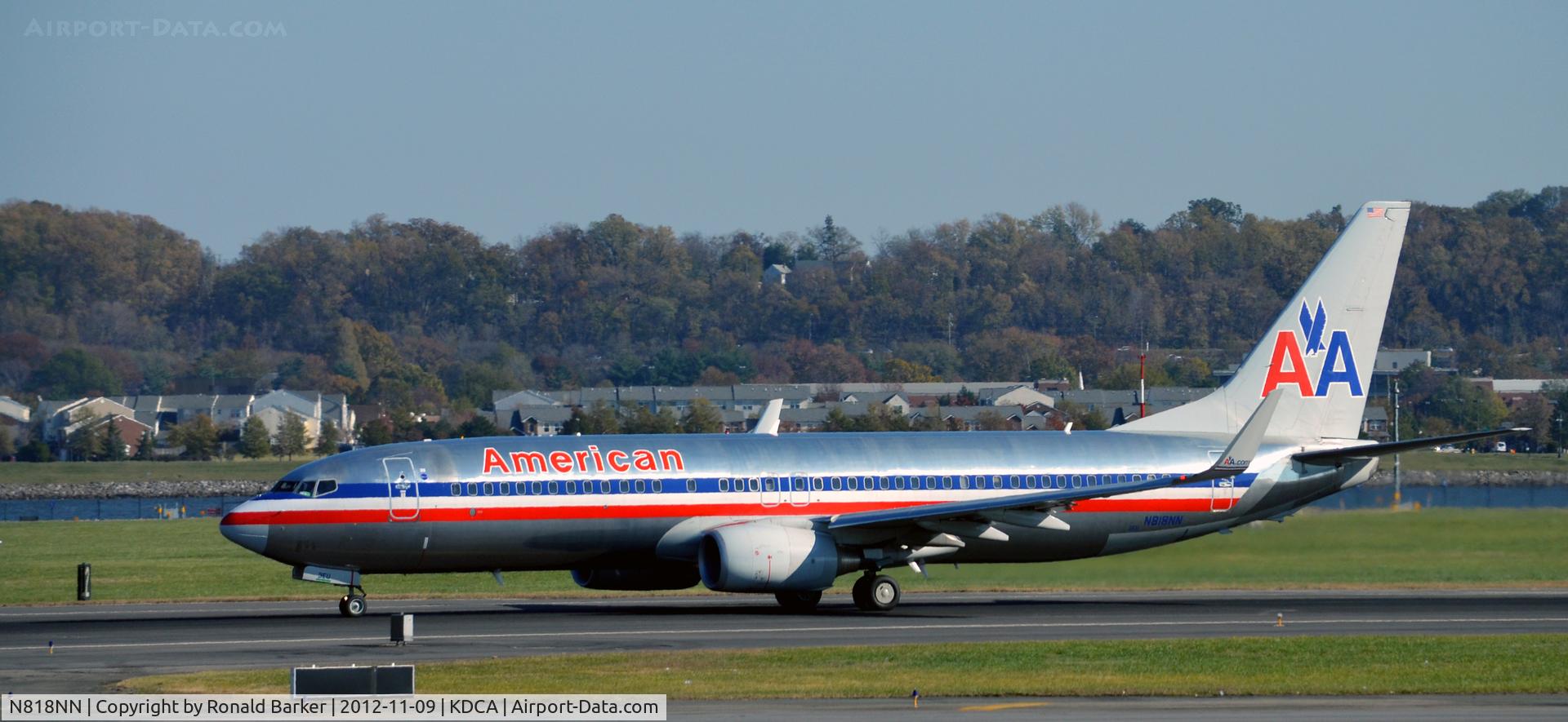 N818NN, 2009 Boeing 737-823 C/N 30910, Takeoff DCA